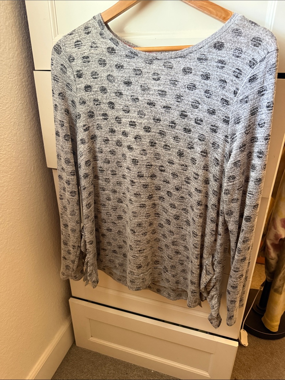 Cupio Gray and Black Long Sleeve Knit Top